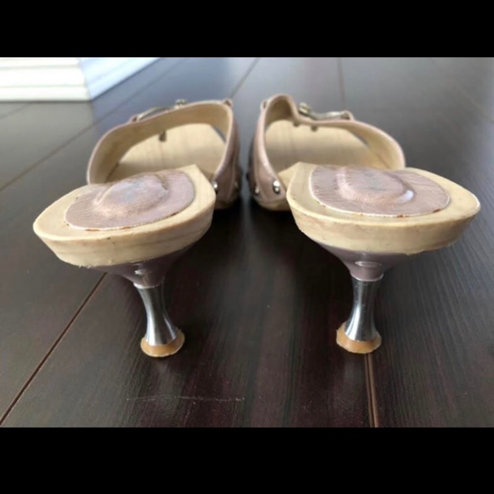 USED SANDALS - Picture 3 of 4